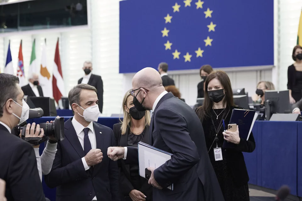 Ο Κυριάκος Μητσοτάκης με τον Σαρλ Μισέλ -Φωτογραφία: ΓτΠ/Δημήτρης Παπαμήτσος