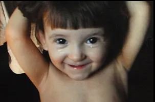 Η Natasha Mikhailova μεγάλωσε από γάτες και σκύλους αφού ήταν κλεισμένη σε ένα δωμάτιο μαζί τους για χρόνια