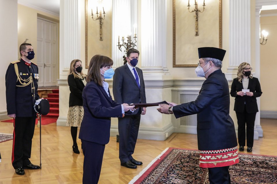 Πρέσβης Δημοκρατίας της Ινδονησίας Bebeb Nugraha Djundjunan