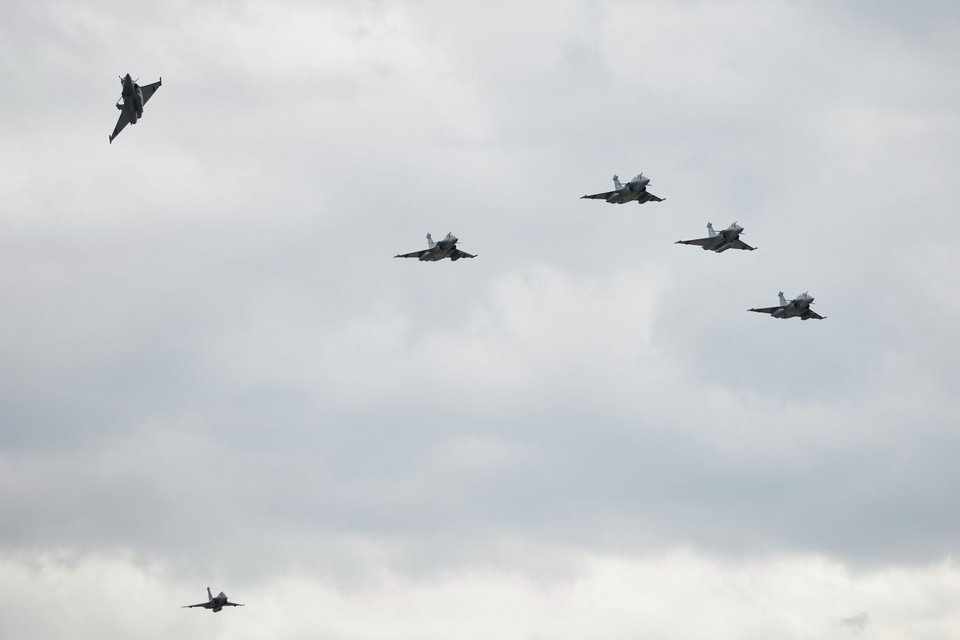 Η στιγμή που τα Rafale φτάνουν στην 114 Πτέρυγα Μάχης στην Τανάγρα