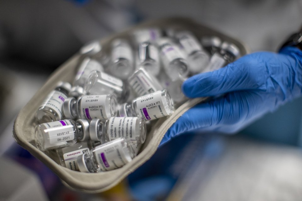 Εμβόλια AstraZeneca στη Μαδρίτη / Φωτογραφία: AP Photo/Manu Fernandez, File