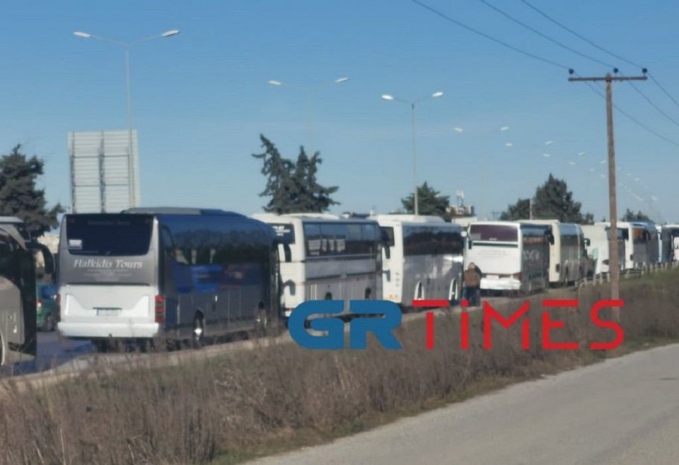 τουριστικά λεωφορεία