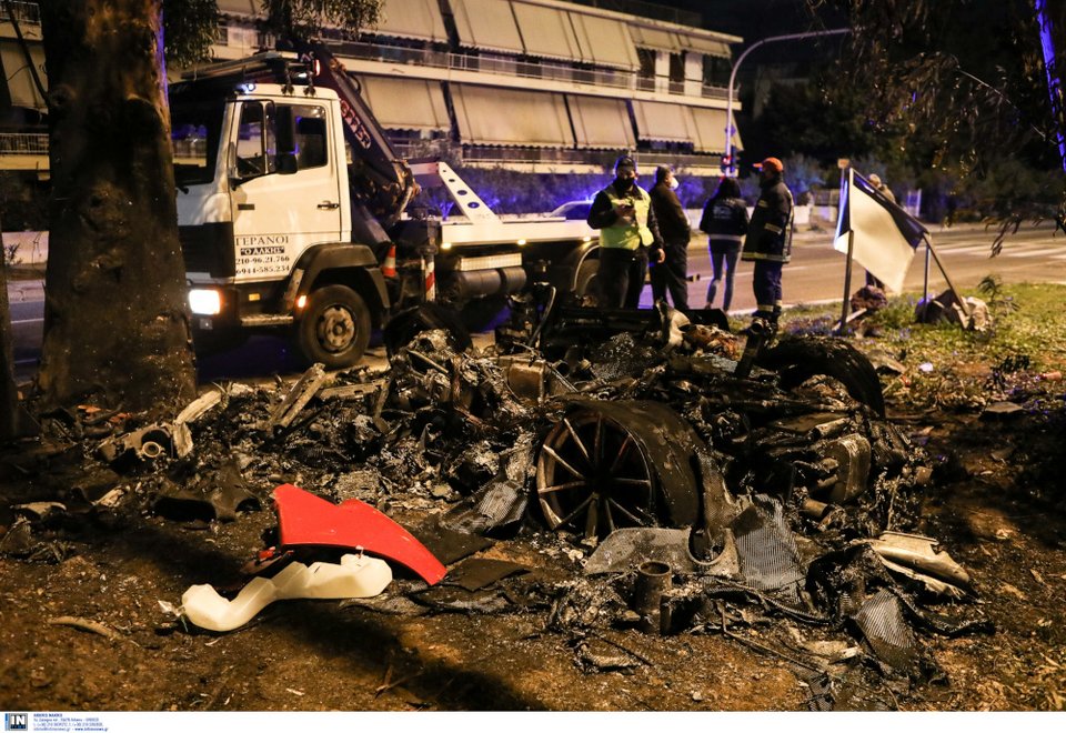τροχαίο με Ferrari στη Βούλα