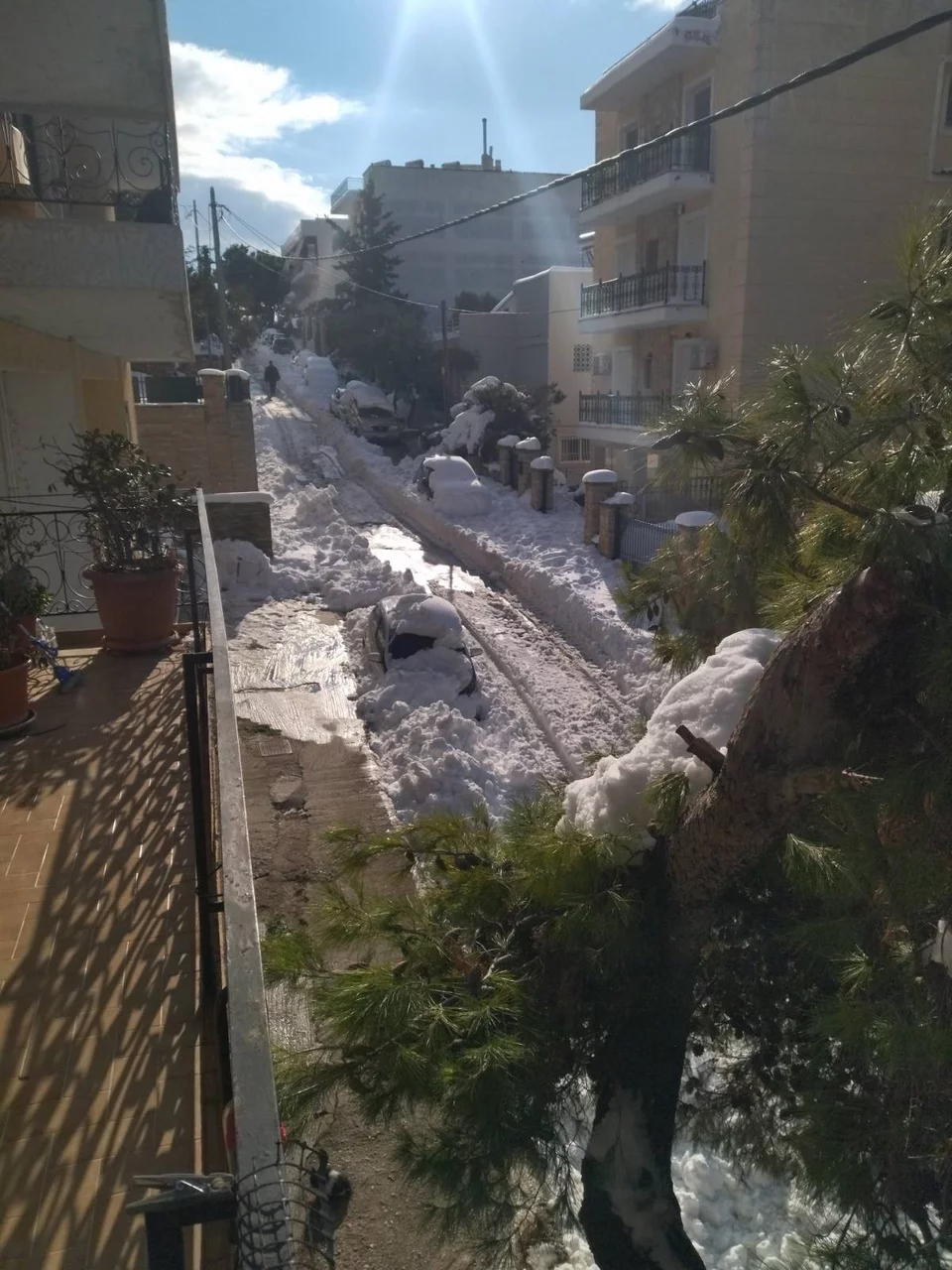 Η οδός Τζαβέλα στα Βριλήσσια