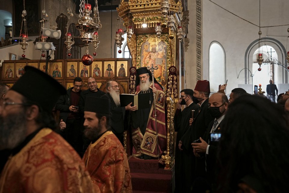 Η ακολουθία στον Ναό της Γεννήσεως, στη Βηθλεέμ στη Δυτική Όχθη/ AP Photo/Mahmoud Illean