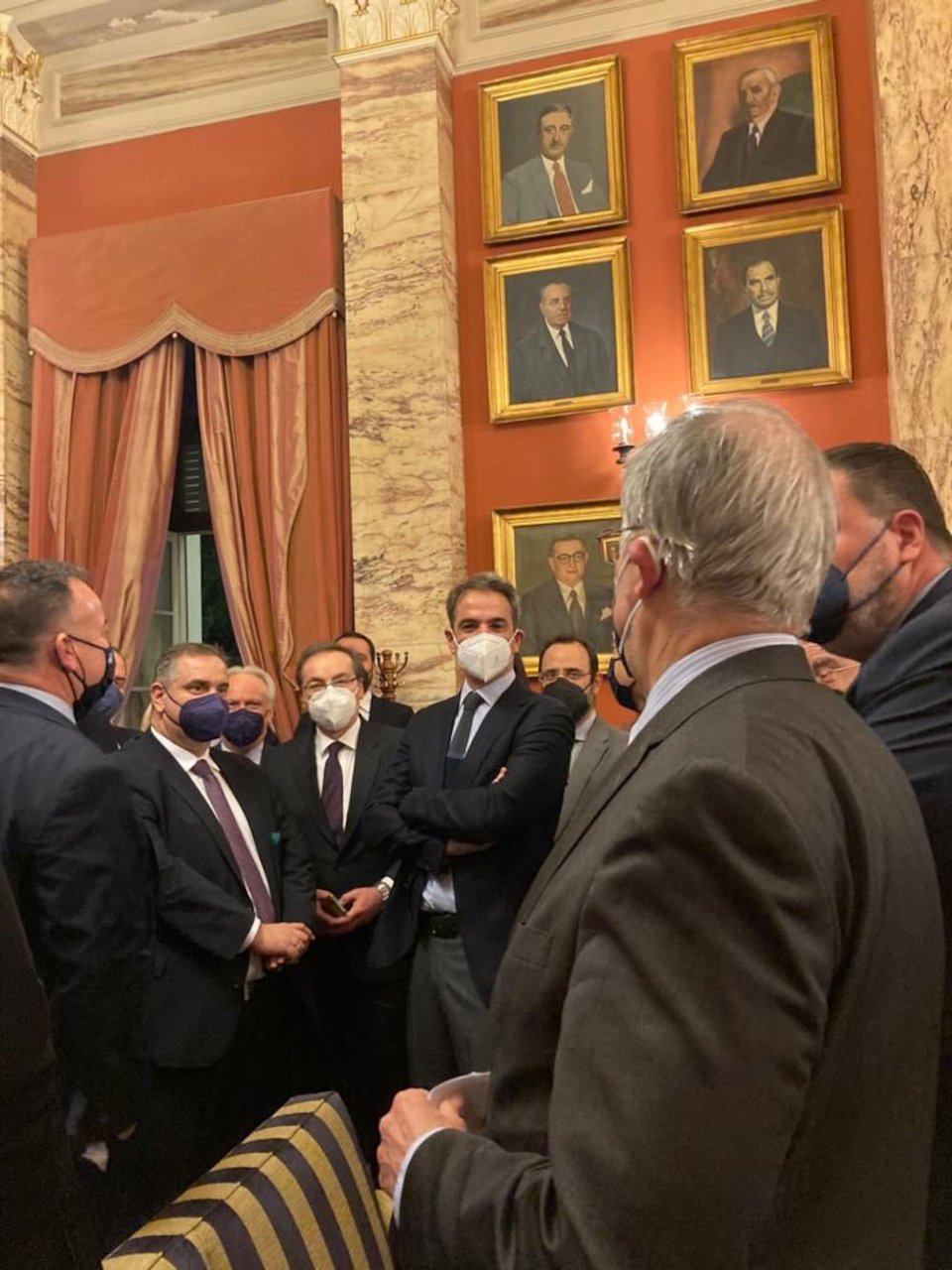 Ο πρωθυπουργός στη Βουλή
