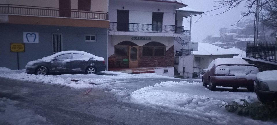 χιόνια στα ορεινά της Λάρισας