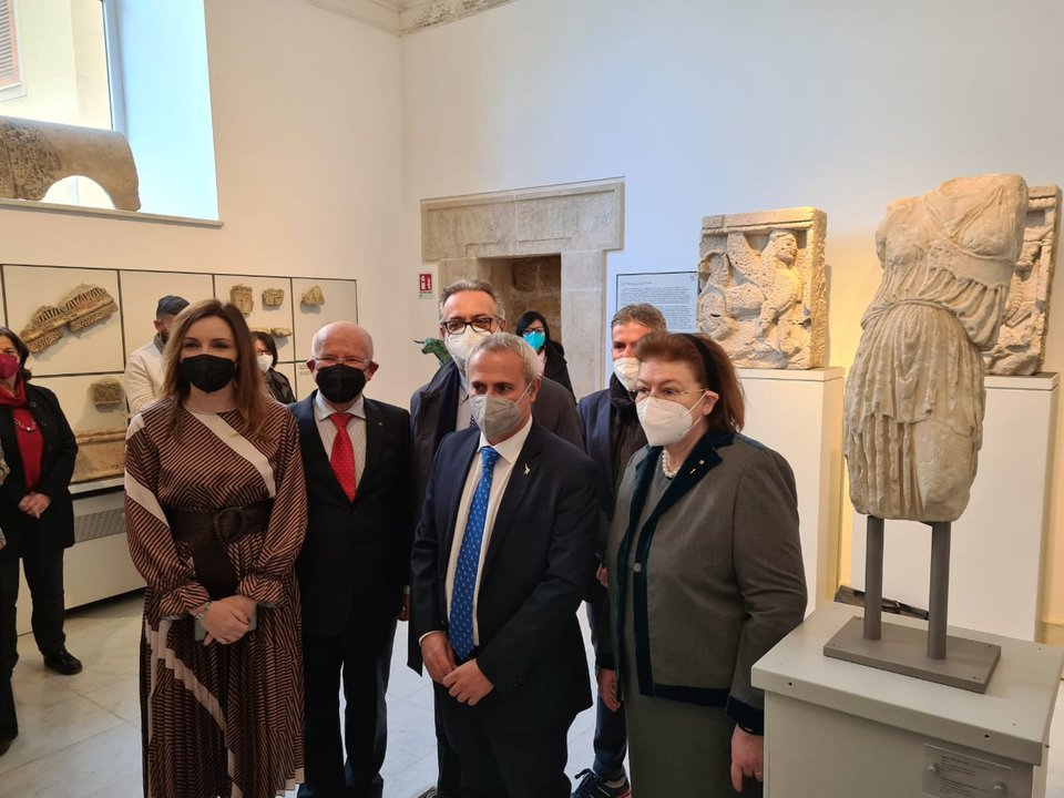 ΕΚΘΕΣΗ