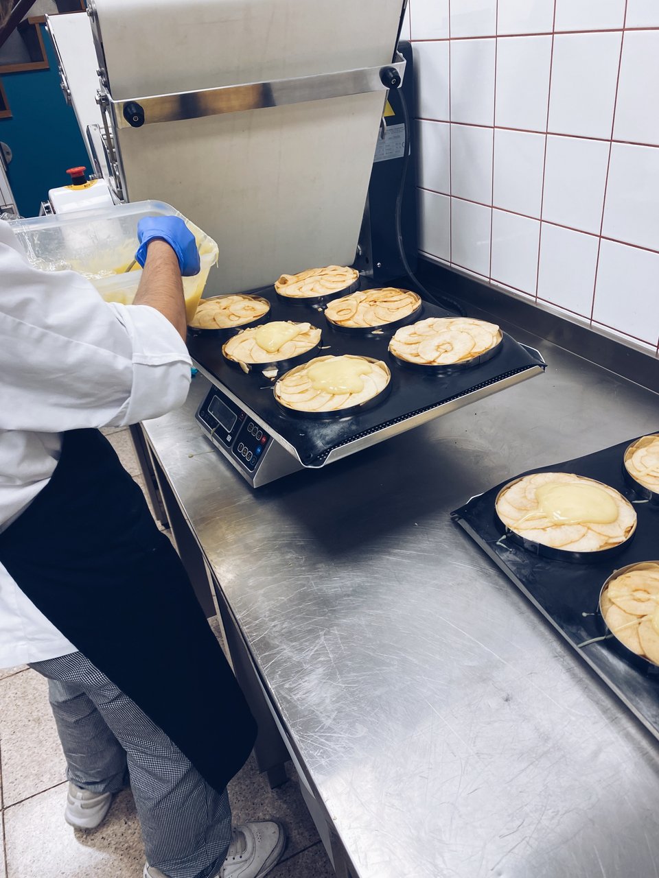 Η διαδικασία παρασκευής για τις Tarte tartin.