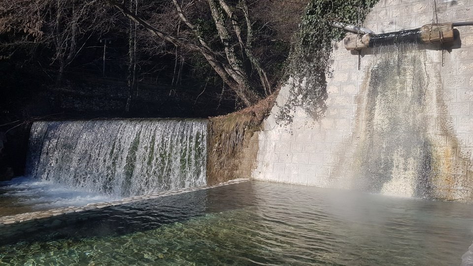 Εκτός από το τοπίο, οι επισκέπτες από τα Ηνωμένα Αραβικά Εμιράτα έχουν μεγάλη αδυναμία και στα τοπικά προϊόντα