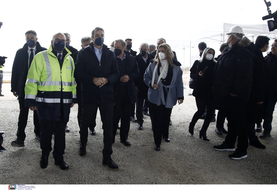 Επίσκεψη του πρωθυπουργού στα έργα στην προβλήτα 6