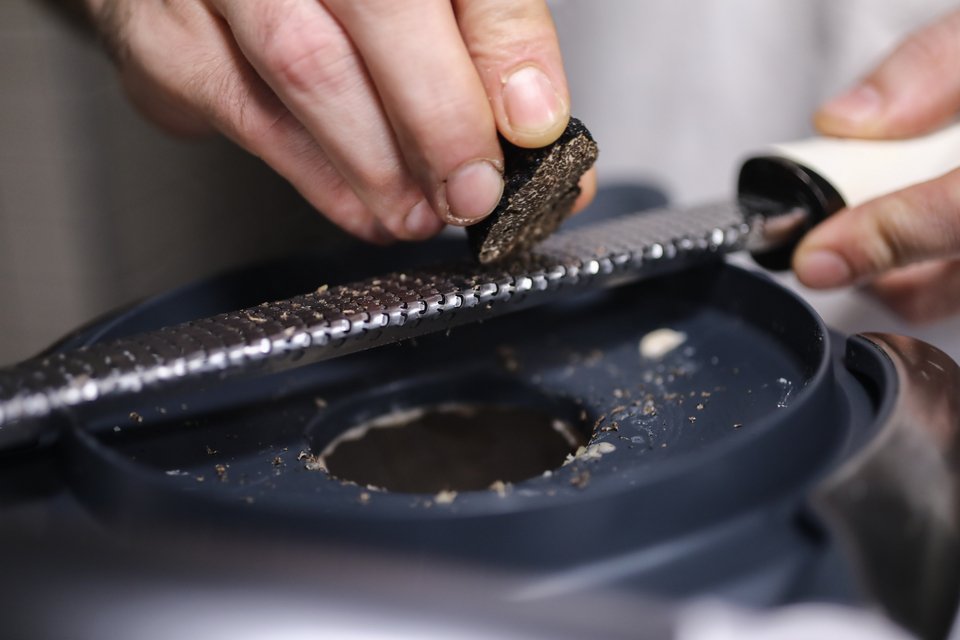 Επιμονή και προσοχή στη λεπτομέρεια, αυτό είναι η υψηλή γαστρονομία - Φωτογραφία: Δημήτρης Καπάνταης/Sooc για iefimerida.gr