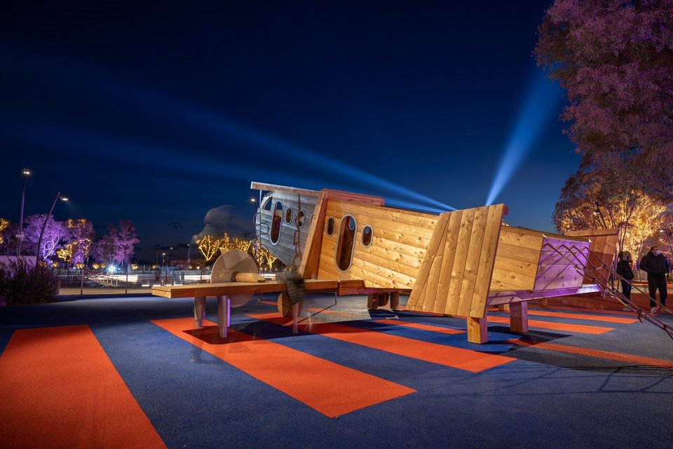 Το ξύλινο αεροπλάνο στο The Ellinikon Experience Park
