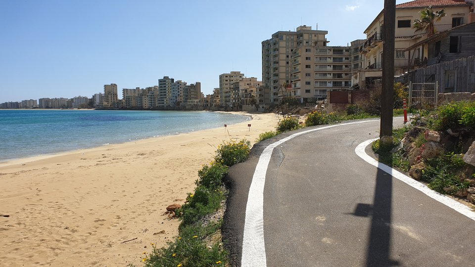 Η παραθεριστική πόλη της Κύπρου Βαρώσια, εγκαταλείφθηκε το 1974.