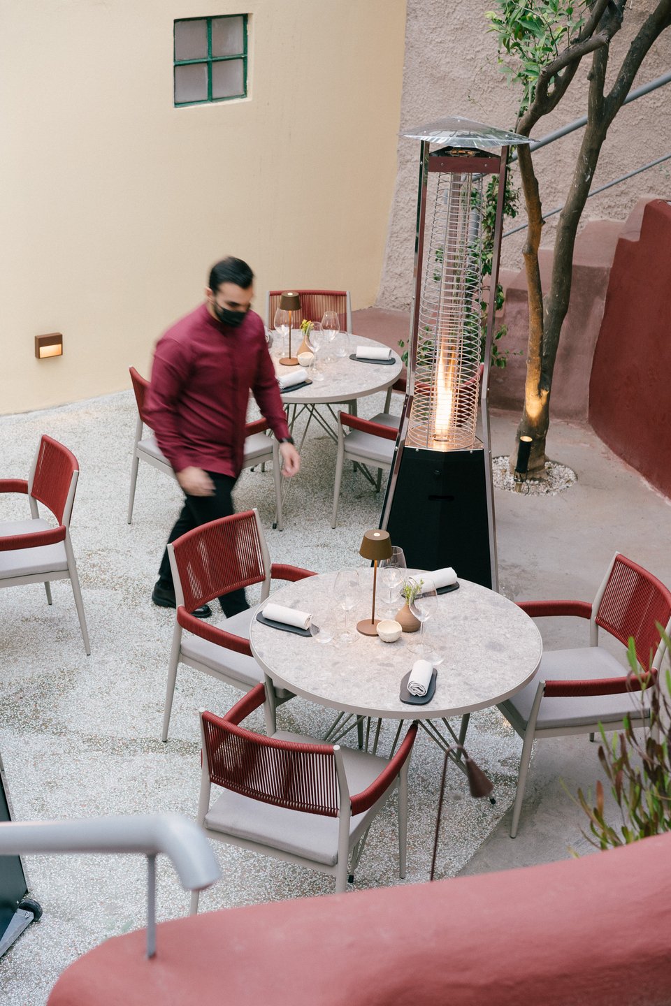 Η υπέροχη αυλή του Soil  - Φωτογραφία: Yiamouris Studio