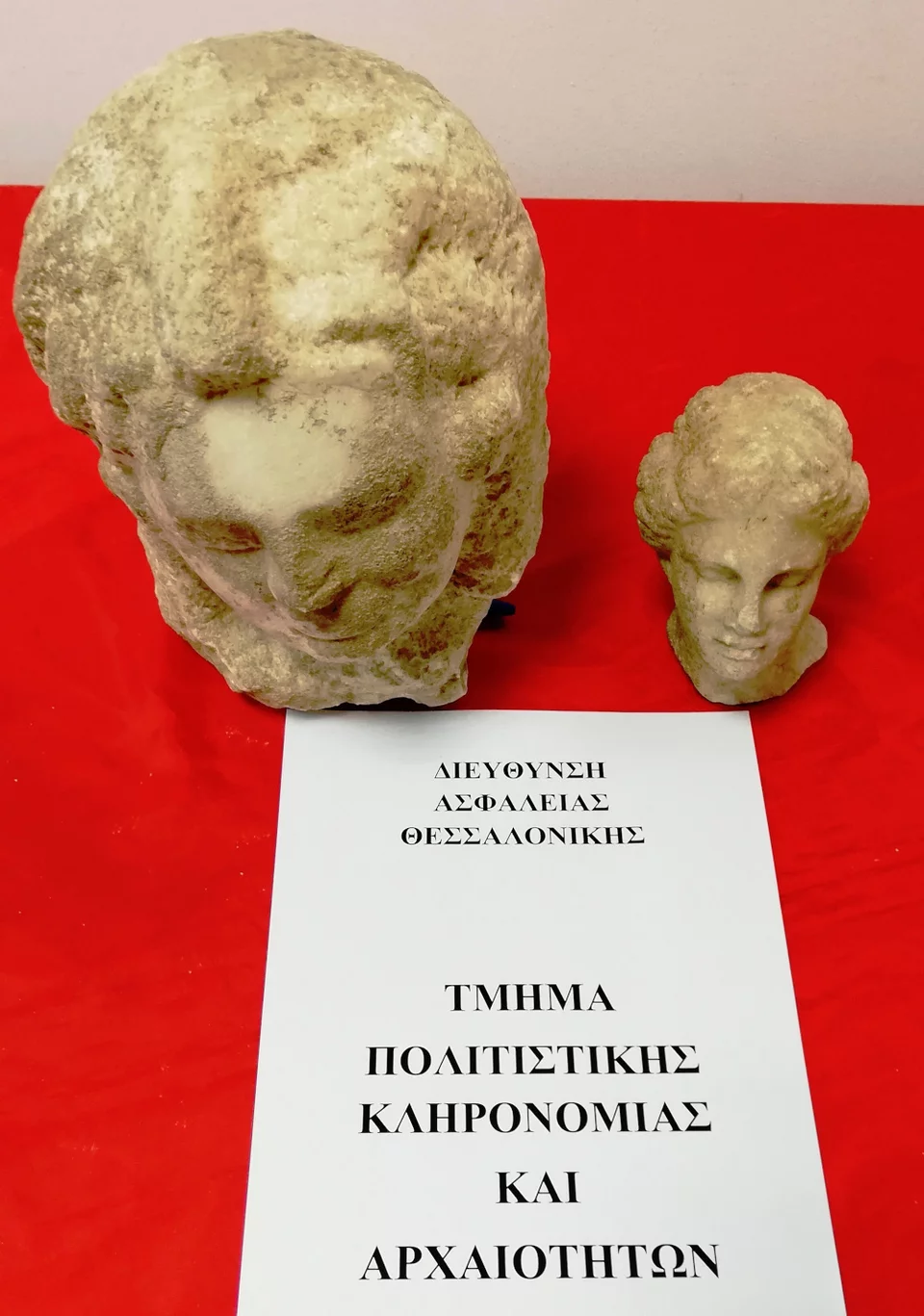 Μαρμάρινες κεφαλές γυναικείων αγαλμάτων Ρωμαϊκής περιόδου