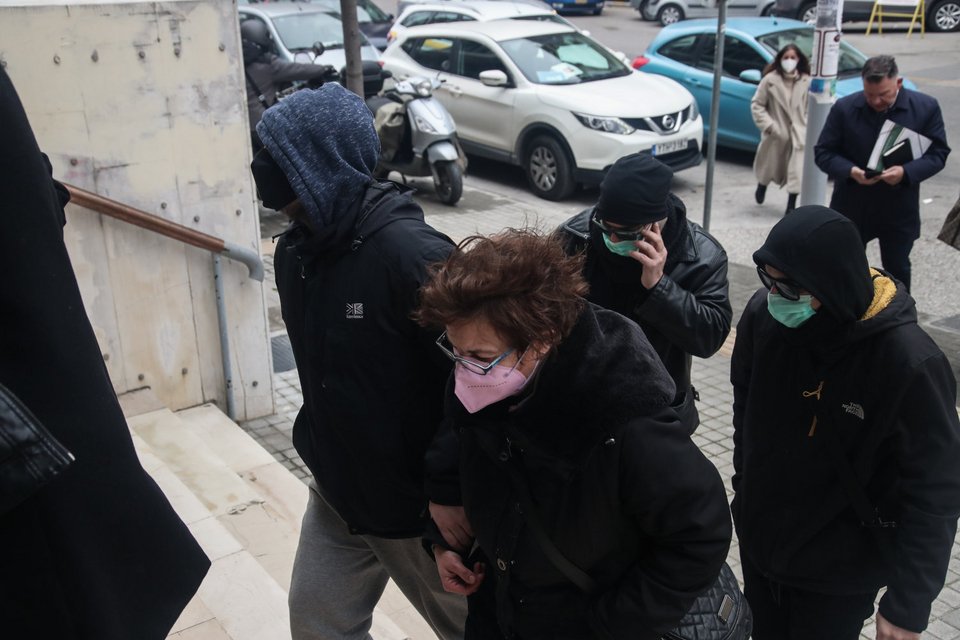 Άλκης Καμπανός, γονείς και φίλοι στο δικαστήριο