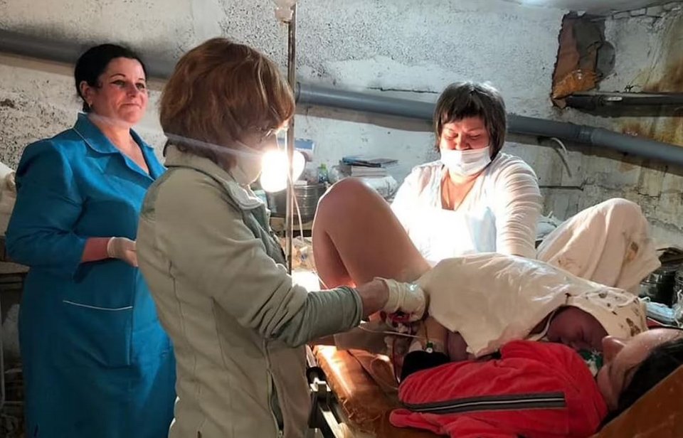 Η γέννηση του μικρού αγοριού σε καταφύγιο