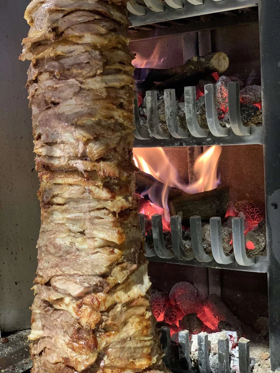 γύρος στα Mple Souvlakia