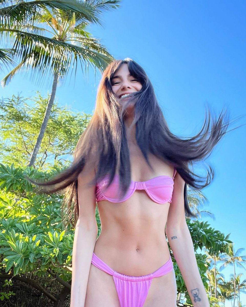 Tο beachwear look της Ηλιάνας Παπαγεωργίου