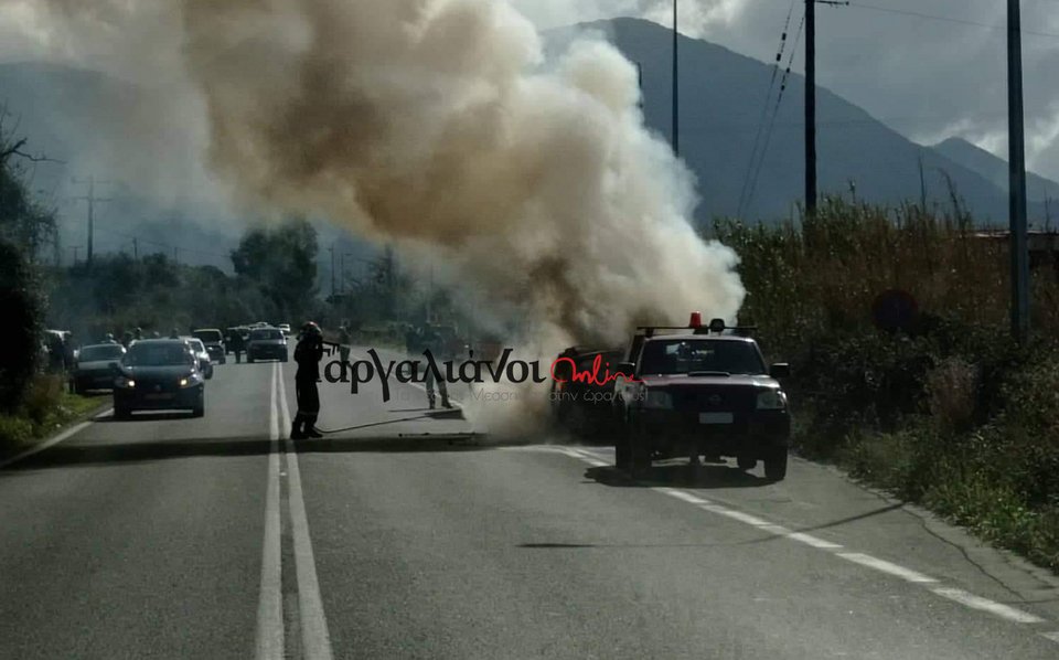 Καμμένο αυτοκίνητο στην Ε.Ο. Κυπαρισσίας-Καλού Νερού