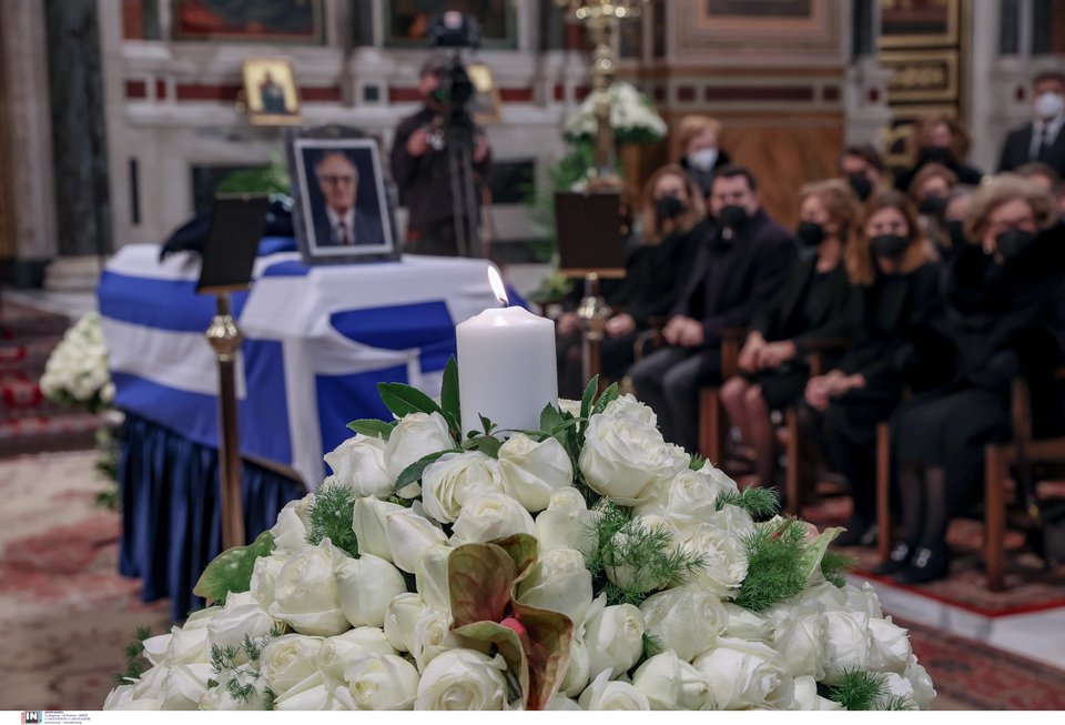 Στη μητρόπολη η σορός του Χρήστου Σαρτζετάκη