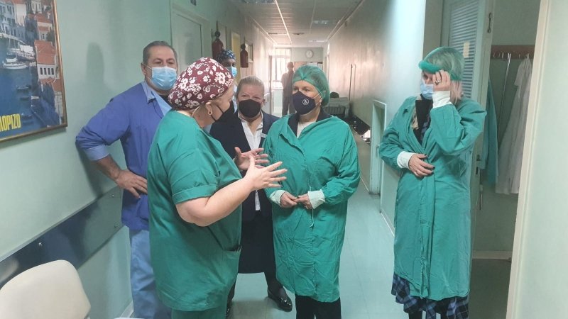επίσκεψη Μίνα Γκάγκα στα νοσοκομεία Έλενα Βενιζέλου και Κοργιαλένειο Μπενάκειο