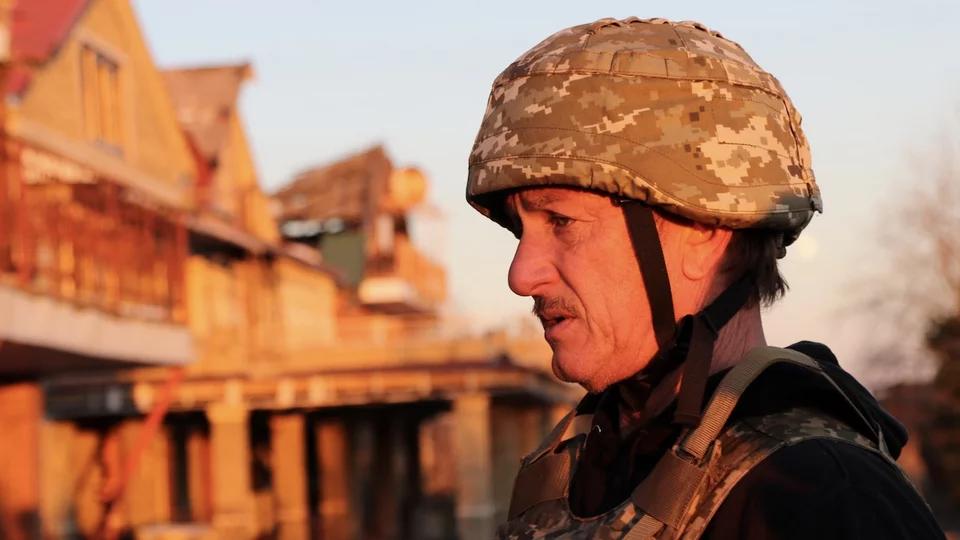 Ο Πεν με στρατιωτικό εξοπλισμό, τον Νοέμβριο στην Ουκρανία /  Ukranian Joint Forces Operation Headquarters/Facebook 