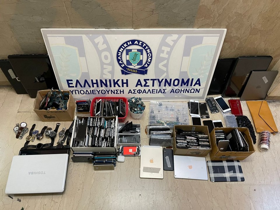 Εξαρθρώθηκε μεγάλη σπείρα αλλοδαπών πορτοφολάδων