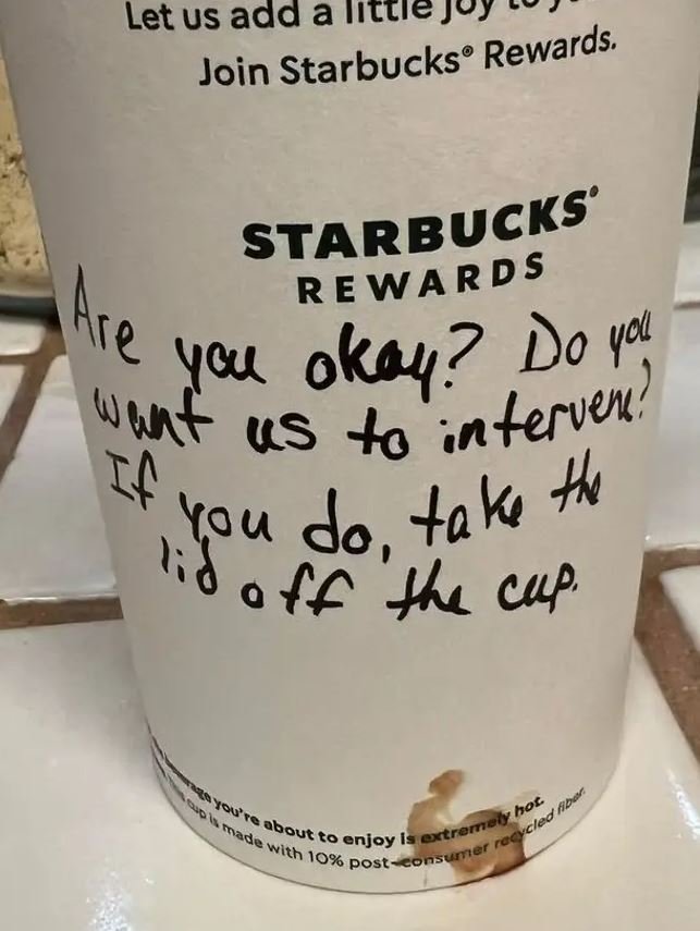 Το μήνυμα πάνω στο ποτήρι