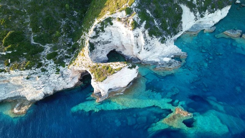 Η φυσική αψίδα βράχου «Τρυπητός» στους Παξούς