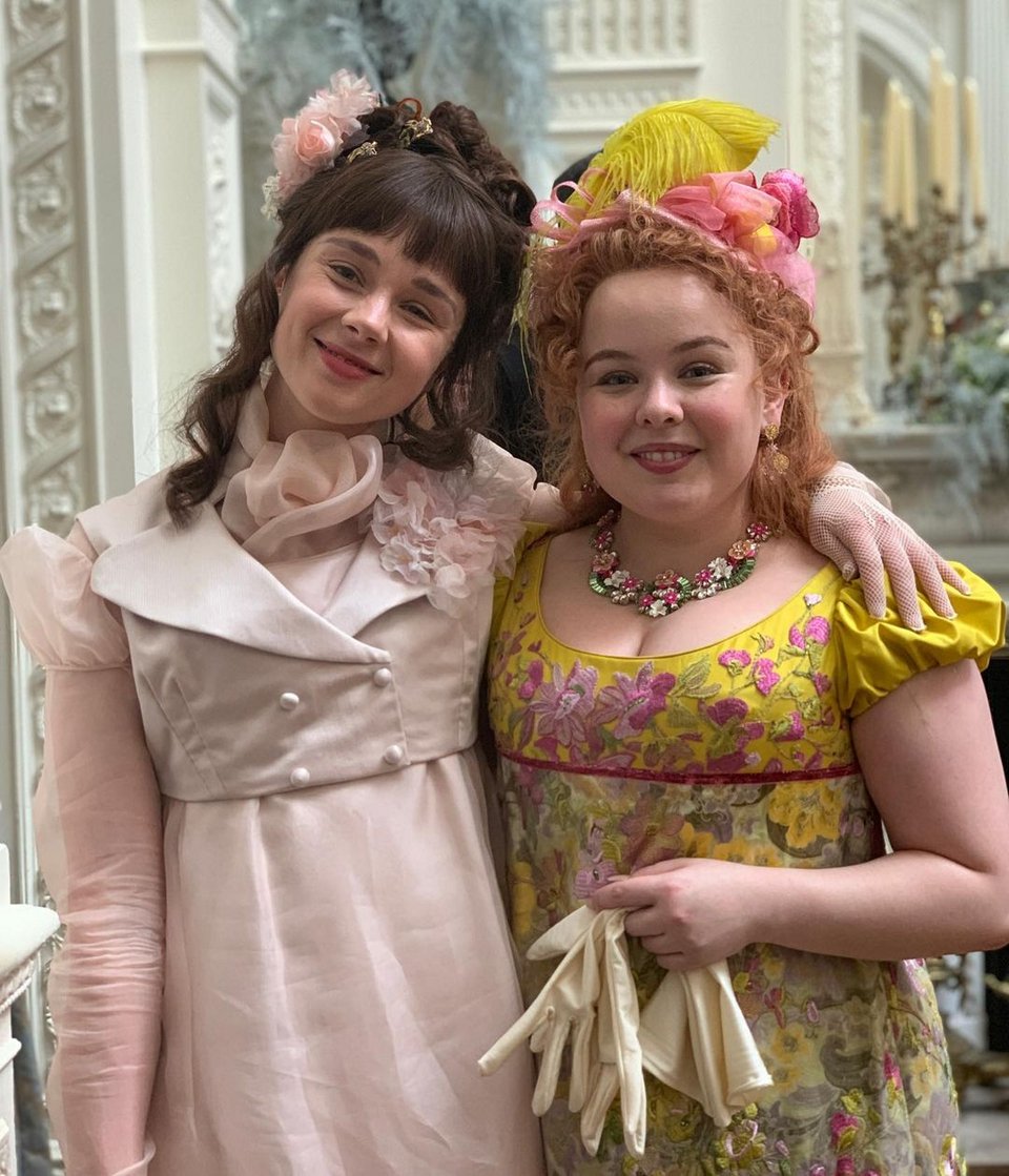 Θα αποκαλυφθεί στην υψηλή κοινωνία ποιος κρύβεται πίσω από το «αόρατο κουτσομπολιό»; / @bridgertonnetflix