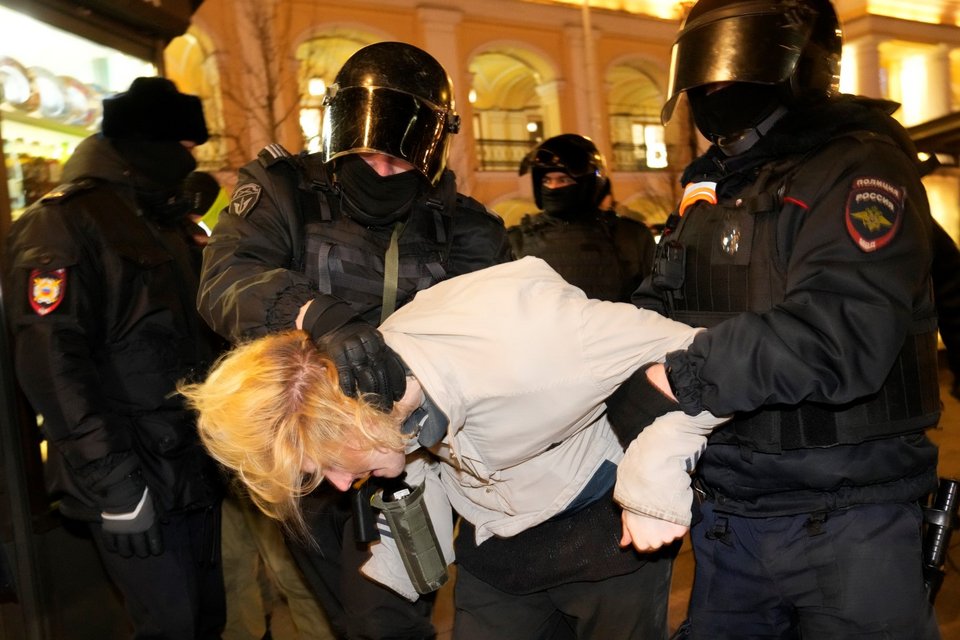 Συλλήψεις στη Ρωσία σε διαμαρτυρίες κατά του πολέμου