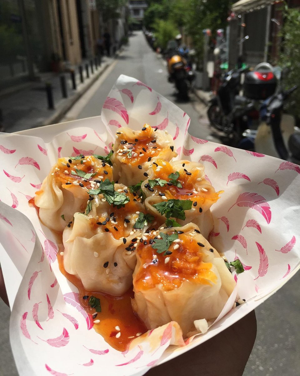 Ασιατικό street food στο Pink Flamingo του Βασίλη Καλλίδη στο Σύνταγμα - Φωτογραφία: @vaskallidis/Instagram