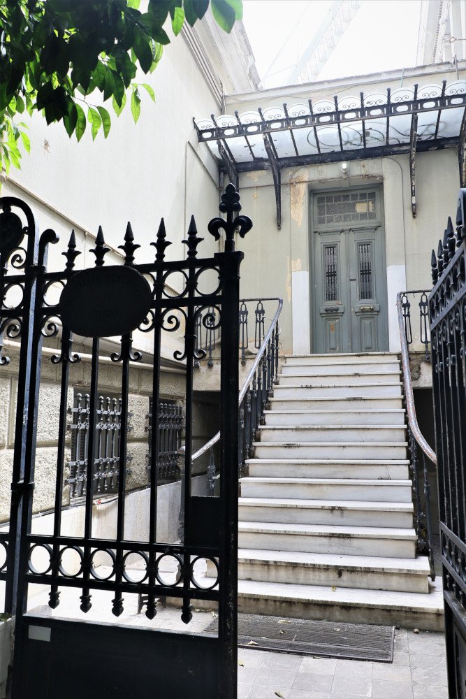 Αποψη του εξωτερικού του κτιρίου στην τωρινή του κατάσταση