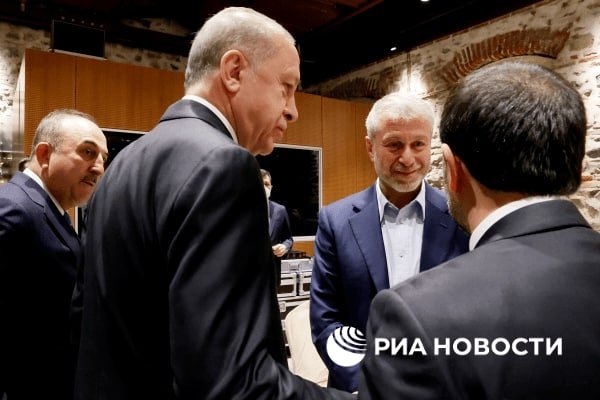 Ο Ρομάν Αμπράμοβιτς συνομιλεί με τον Τούρκο πρόεδρο