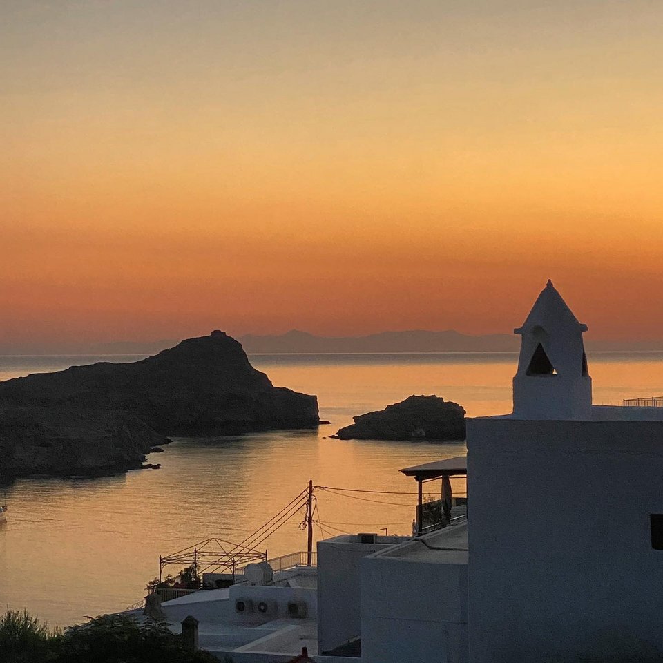 Από το σπίτι του Κόνραν η θέα την ώρα του δειλινού κόβει την ανάσα - Φωτογραφία: jasperconran/Instagram