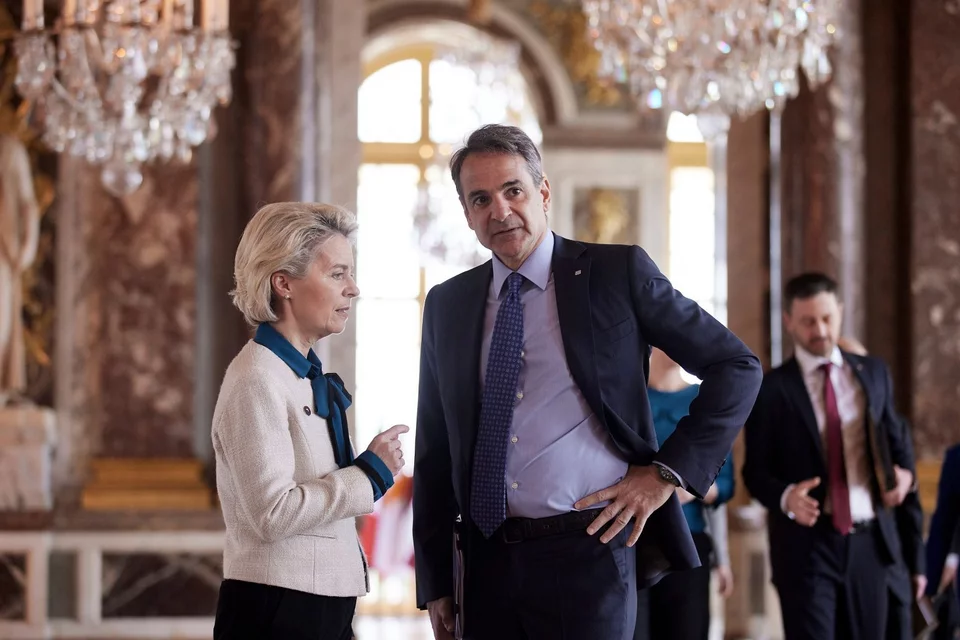 https://www.iefimerida.gr/sites/default/files/styles/in_article/public/article-images/2022-03/laien-mitsotakis.jpg.webp?itok=p6eaA7eP
