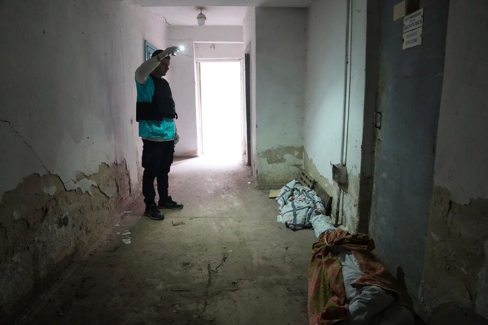 Νεκροί στους διαδρόμους του νοσοκομείου Νο 3 της Μαριούπολης/ΑΡ