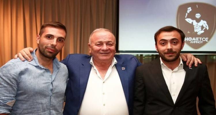 Ο Παντελής Μπούμπουρας με τους γιους του Σπύρο και Βασίλη παρέμειναν στην Οδησσό