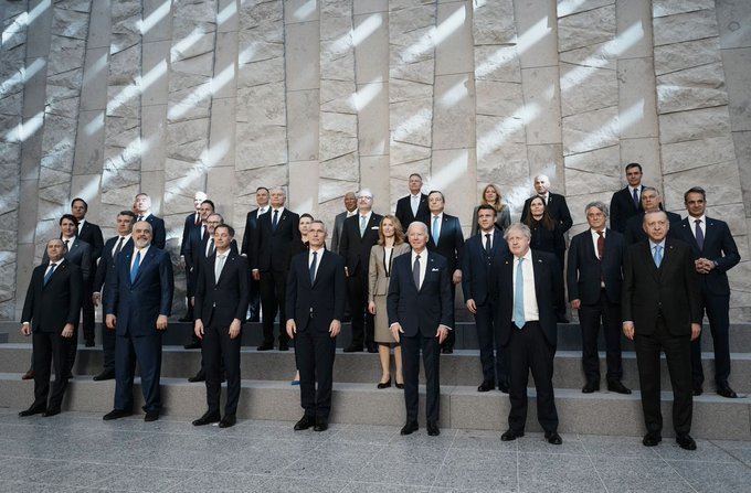 Η οικογενειακή φωτογραφία των ηγετών των χωρών του ΝΑΤΟ