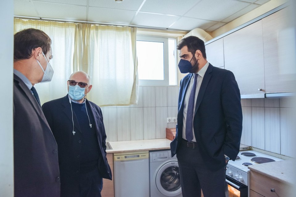 Επίσκεψη του Παύλου Μαρινάκη και των στελεχών της Νέας Δημοκρατίας στον Δήμο Πειραιά