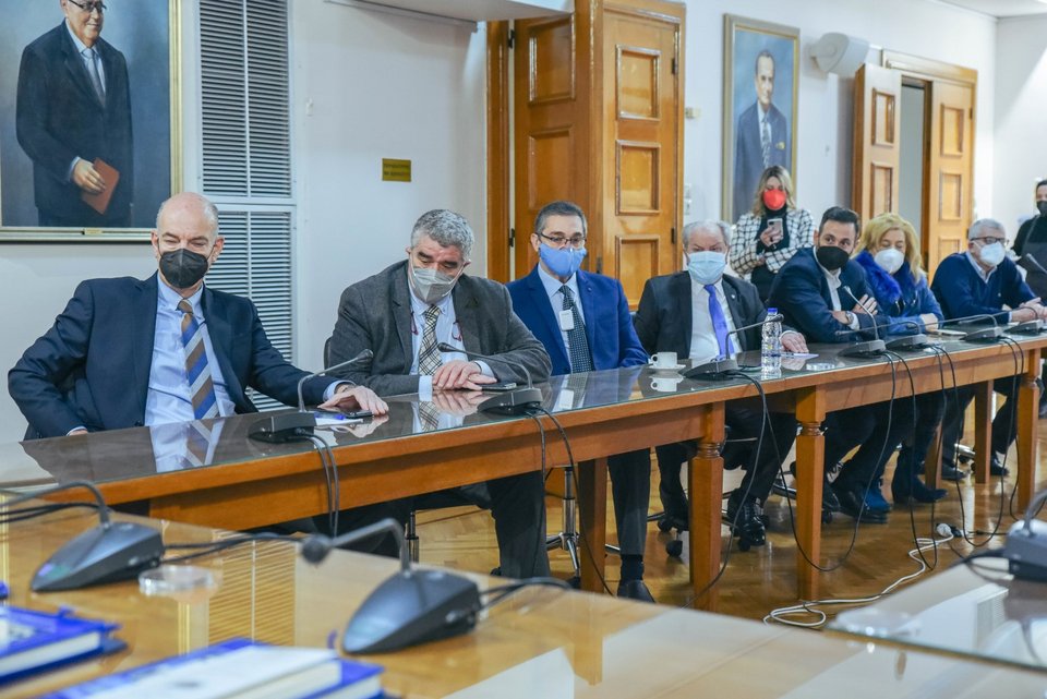 Επίσκεψη του Παύλου Μαρινάκη και των στελεχών της Νέας Δημοκρατίας στον Δήμο Πειραιά