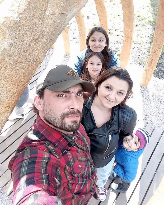Οι γονείς της Πολίνας σκοτώθηκαν επίσης ενώ τα δύο αδέρφια της νοσηλεύονται στην εντατική