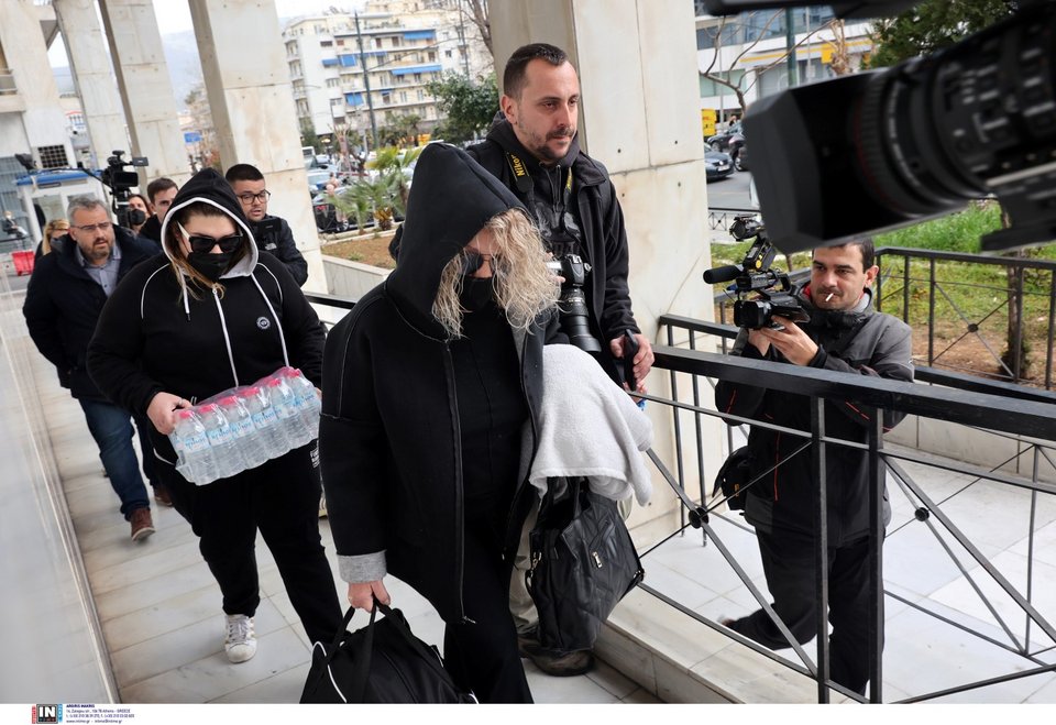 Η μητέρα και η αδελφή της Ρούλας Πισπιρίγκου στη ΓΑΔΑ