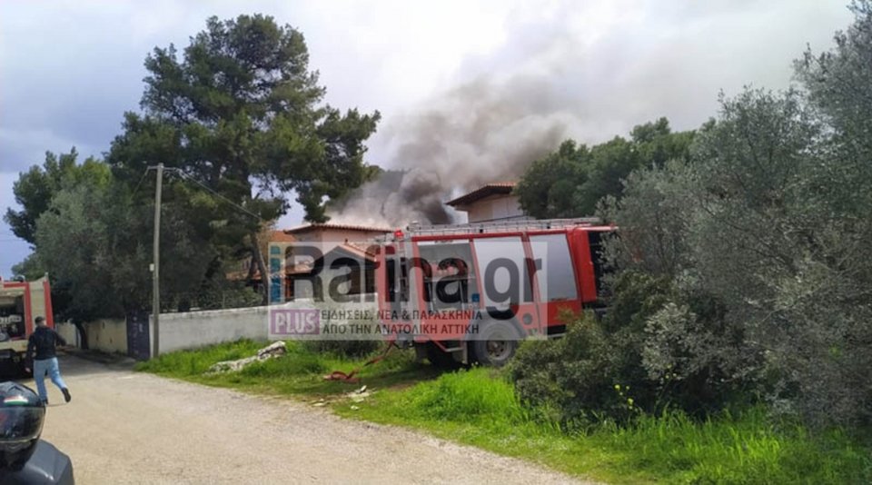 Φωτιά σε μονοκατοικία στη Ραφήνα / irafina.gr