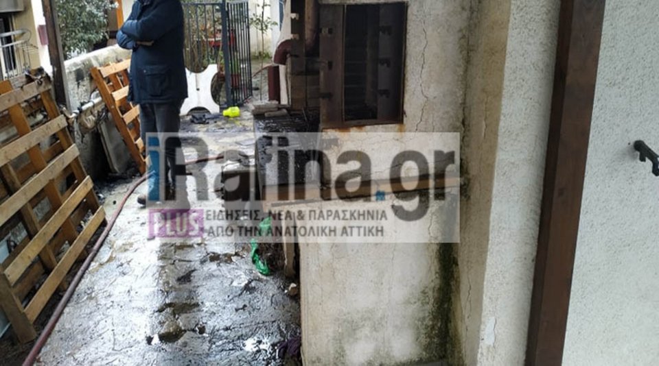 Φωτιά σε μονοκατοικία στη Ραφήνα / irafina.gr