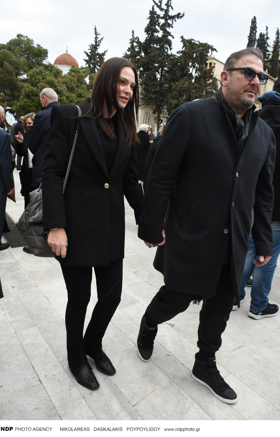 Υβόννη Μπόσνιακ, Αντώνης Ρέμος, τρισάγιο Δημήτρη Κοντομηνά