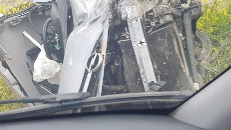 To ένα από τα δύο αυτοκίνητα που συγκρούστηκαν / ekriti.gr / facebook Γιάννης Λιονάκης