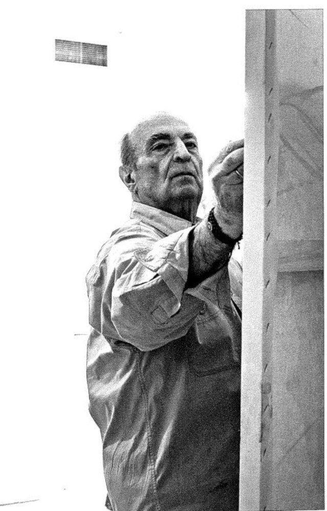 O Bλάσης Φρυσίρας ζωγραφίζει